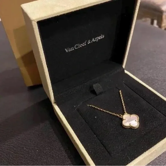 VC&A Alhambra Necklace – White Onyx {Full Set} - Picture 2 of 3